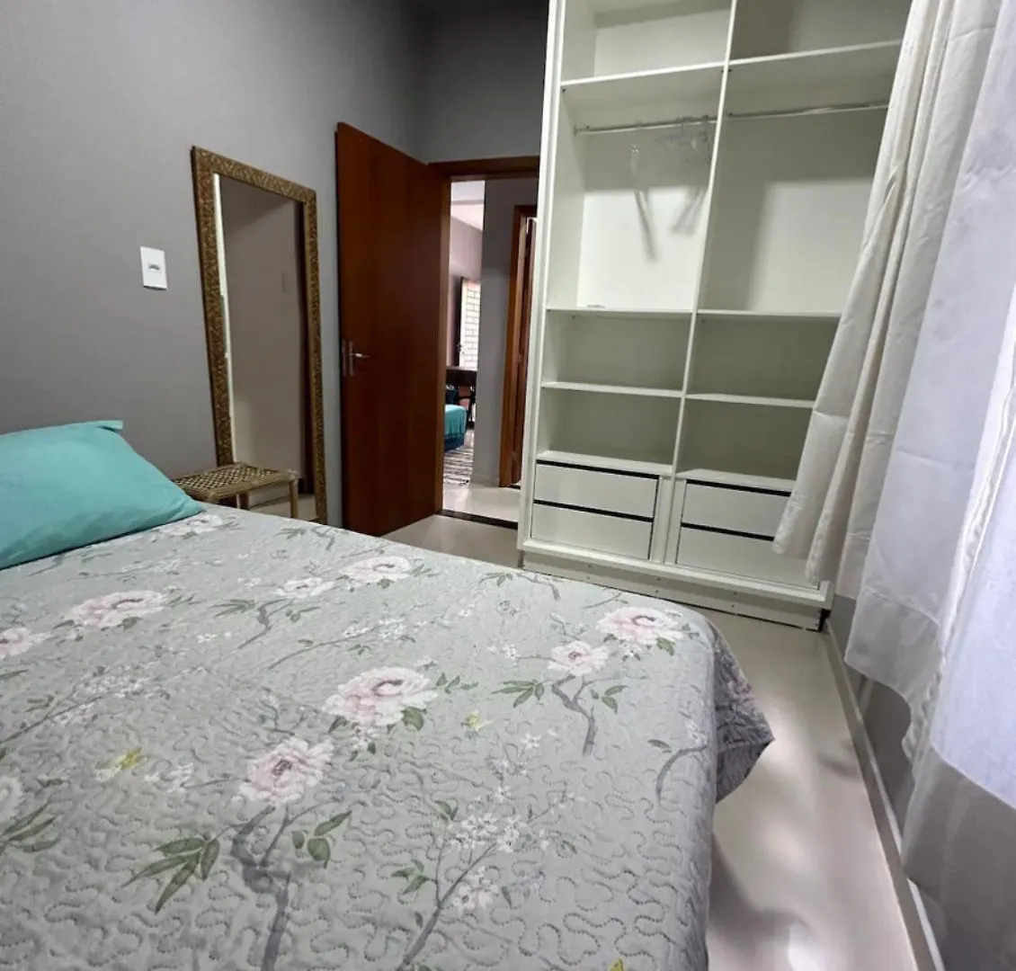 Casa Na Praia De Bombas 邦比尼亚斯 0*,  巴西